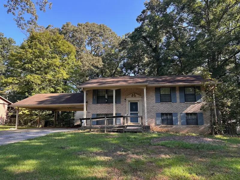 Front of the house at 412 Oakridge Ter, Marietta, GA 30060